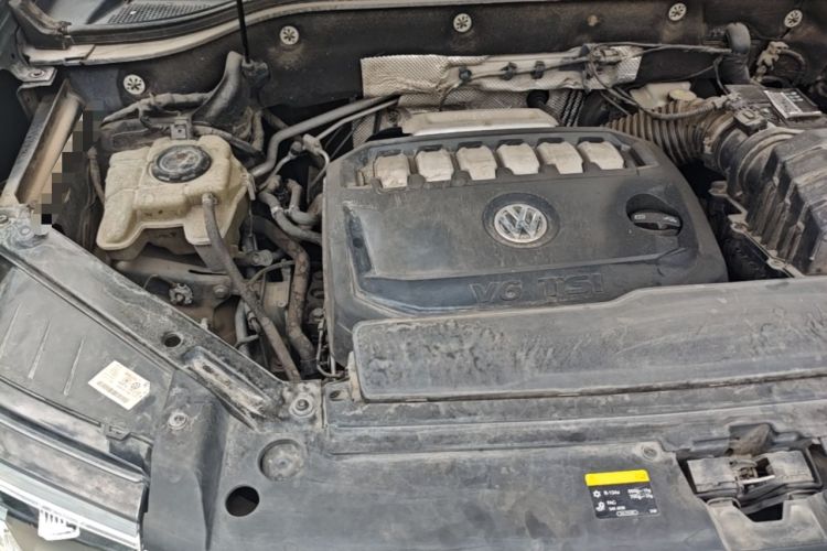 Used Volkswagen Teramont 2017 530 V6 Four-Wheel Drive Luxury Edition Engine Bay Right