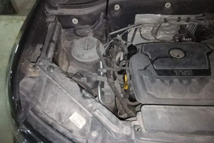 Used Volkswagen Teramont 2017 330TSI Two-Wheel-Drive Luxury Edition Engine Bay Right