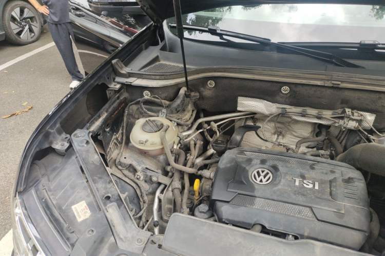 Used Volkswagen Teramont 2017 380TSI Four-Wheel Drive Luxury Edition Engine Bay Right