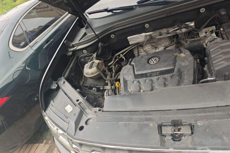 Used Volkswagen Teramont 2017 330TSI Two-Wheel-Drive Luxury Edition Engine Bay Right