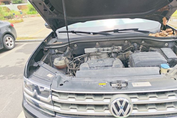 Used Volkswagen Teramont 2017 330TSI Two-Wheel-Drive Luxury Edition Engine Bay Right