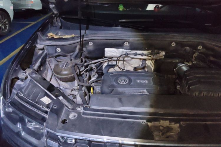 Used Volkswagen Teramont 2017 380TSI Four-Wheel Drive Comfort Edition Engine Bay Right