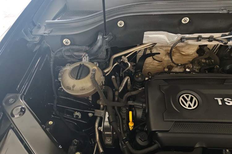 Used Volkswagen Teramont 2017 380TSI Four-Wheel Drive Luxury Edition Engine Bay Right