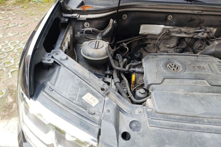 Used Volkswagen Teramont 2017 380TSI Four-Wheel Drive Luxury Edition Engine Bay Right