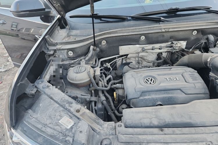 Used Volkswagen Teramont 2017 380TSI Four-Wheel Drive Luxury Edition Engine Bay Right