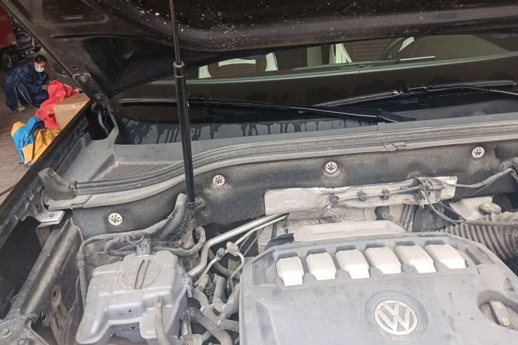 Used Volkswagen Teramont 2017 530 V6 Four-Wheel Drive Luxury Edition Engine Bay Right
