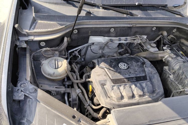 Used Volkswagen Teramont 2017 330TSI Two-Wheel-Drive Luxury Edition Engine Bay Right