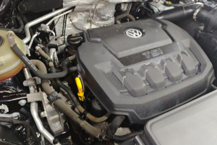 Used Volkswagen Teramont 2017 330TSI Two-Wheel-Drive Luxury Edition Engine Bay Right