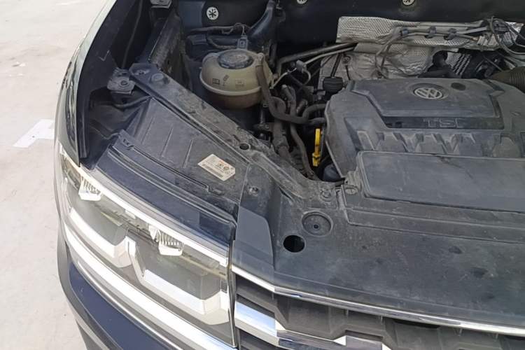 Used Volkswagen Teramont 2017 330TSI Two-Wheel-Drive Luxury Edition Engine Bay Right