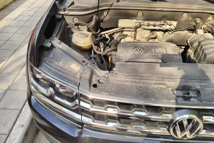 Used Volkswagen Teramont 2017 380TSI Four-Wheel Drive Luxury Edition Engine Bay Right