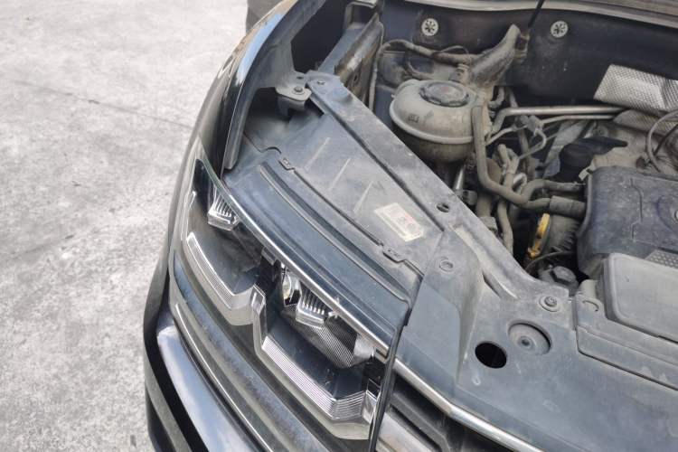 Used Volkswagen Teramont 2017 380TSI Four-Wheel Drive Comfort Edition Engine Bay Right