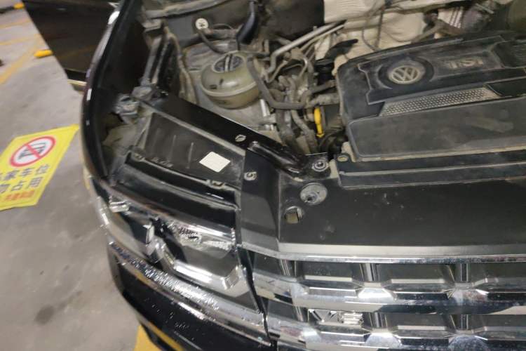Used Volkswagen Teramont 2017 380TSI Four-Wheel Drive Comfort Edition Engine Bay Right