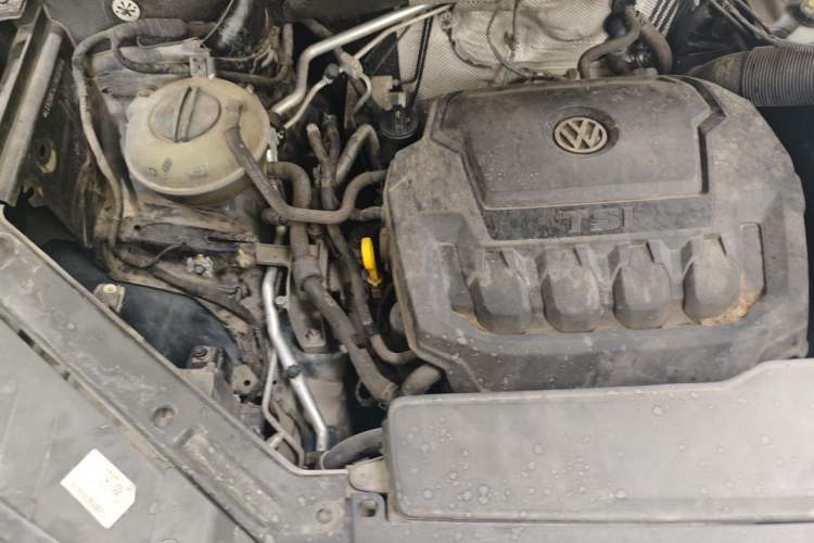 Used Volkswagen Teramont 2017 330TSI Two-Wheel-Drive Luxury Edition Engine Bay Right