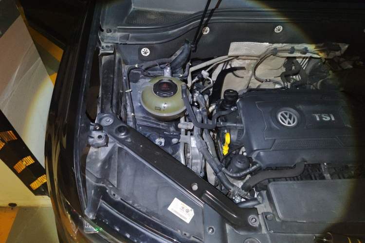 Used Volkswagen Teramont 2017 380TSI Four-Wheel Drive Luxury Edition Engine Bay Right