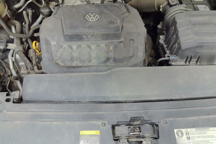 Used Volkswagen Teramont 2017 330TSI Two-Wheel-Drive Luxury Edition Engine Bay
