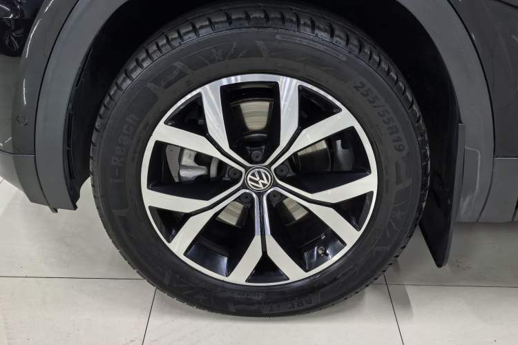 Used Volkswagen Teramont 2017 530 V6 Four-Wheel Drive Luxury Edition Exterior 6