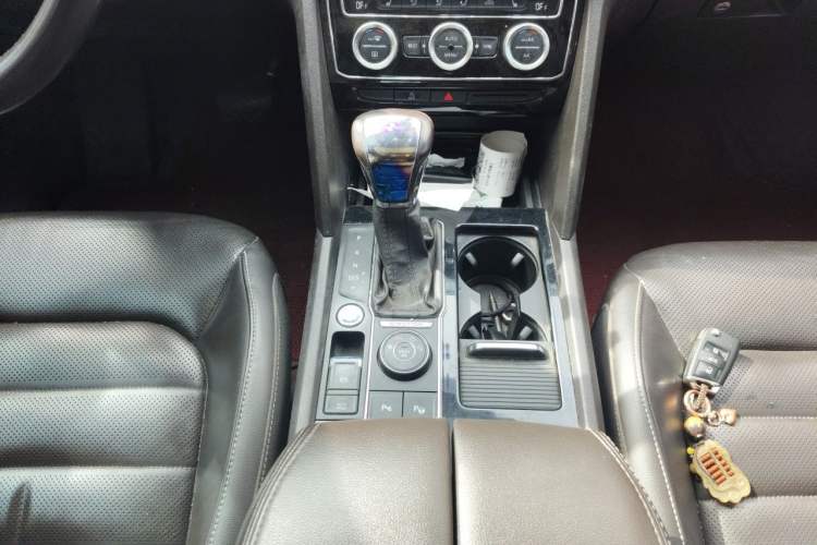 Used Volkswagen Teramont 2017 380TSI Four-Wheel Drive Luxury Edition Gear Lever