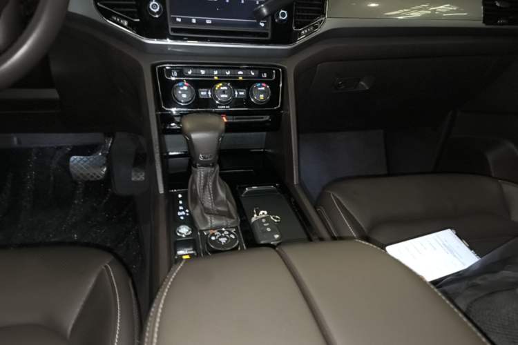 Used Volkswagen Teramont 2017 530 V6 Four-Wheel Drive Luxury Edition Gear Lever