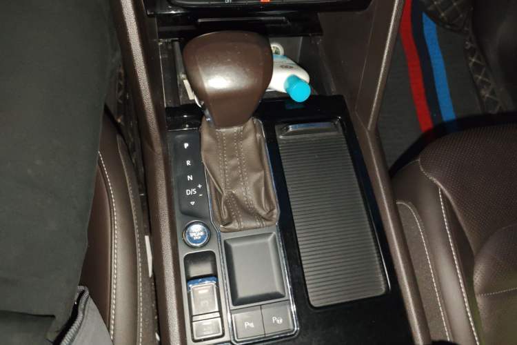 Used Volkswagen Teramont 2017 330TSI Two-Wheel-Drive Luxury Edition Gear Lever