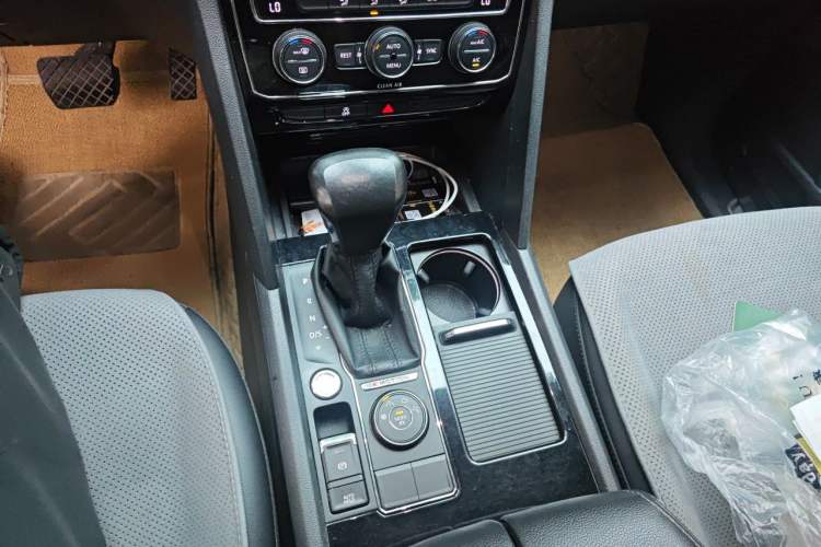 Used Volkswagen Teramont 2017 380TSI Four-Wheel Drive Comfort Edition Gear Lever