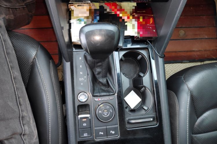 Used Volkswagen Teramont 2017 380TSI Four-Wheel Drive Flagship Edition Gear Lever