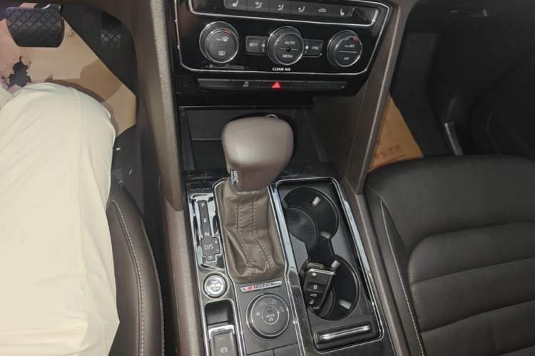 Used Volkswagen Teramont 2017 380TSI Four-Wheel Drive Luxury Edition Gear Lever