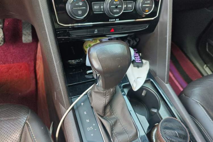 Used Volkswagen Teramont 2017 380TSI Four-Wheel Drive Luxury Edition Gear Lever