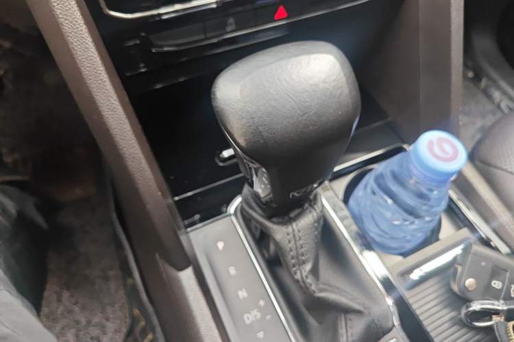 Used Volkswagen Teramont 2017 530 V6 Four-Wheel Drive Luxury Edition Gear Lever
