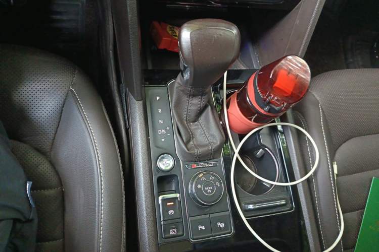 Used Volkswagen Teramont 2017 380TSI Four-Wheel Drive Flagship Edition Gear Lever