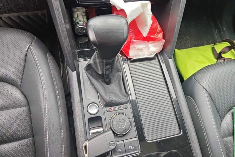 Used Volkswagen Teramont 2017 380TSI Four-Wheel Drive Luxury Edition Gear Lever