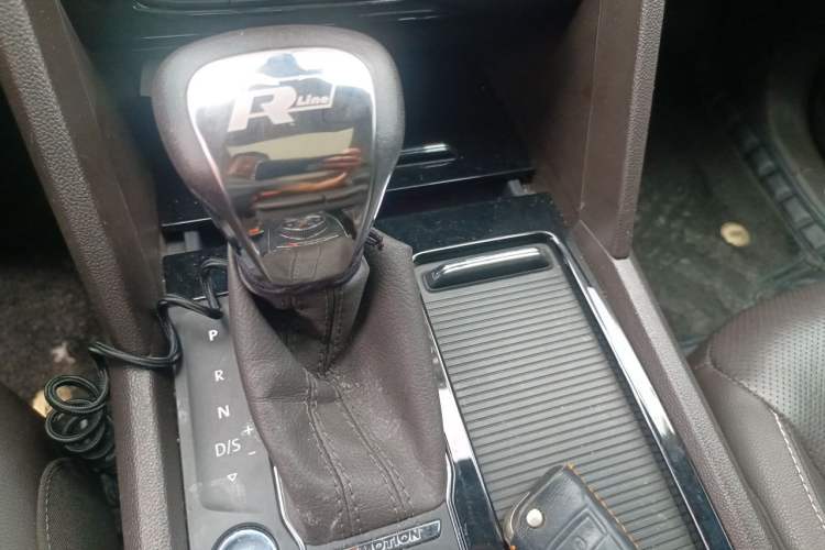 Used Volkswagen Teramont 2017 380TSI Four-Wheel Drive Luxury Edition Gear Lever