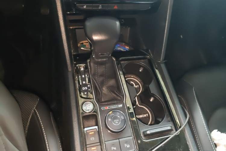 Used Volkswagen Teramont 2017 530 V6 Four-Wheel Drive Flagship Edition Gear Lever
