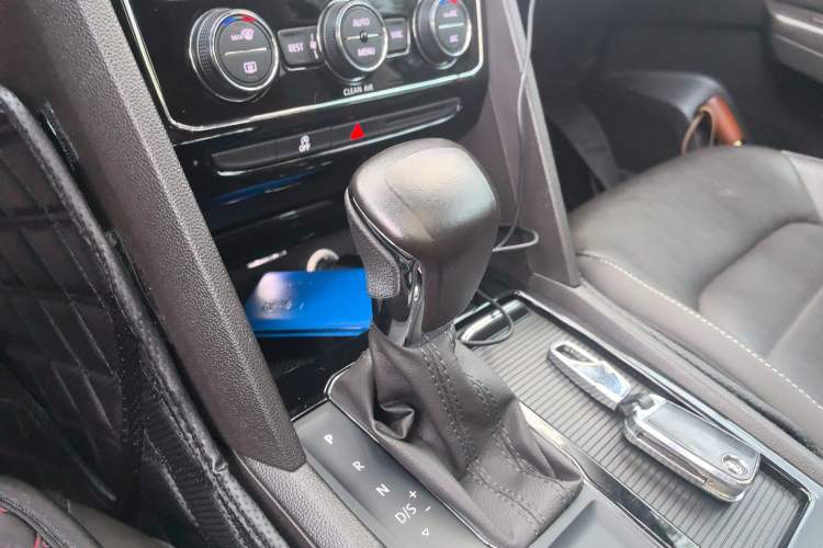 Used Volkswagen Teramont 2017 330TSI Two-Wheel-Drive Luxury Edition Gear Lever