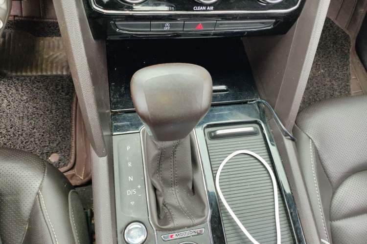 Used Volkswagen Teramont 2017 380TSI Four-Wheel Drive Luxury Edition Gear Lever