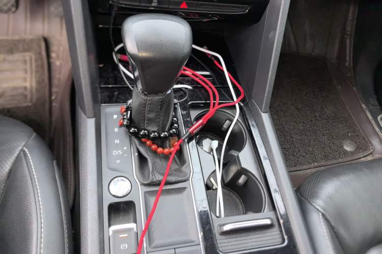 Used Volkswagen Teramont 2017 330TSI Two-Wheel-Drive Luxury Edition Gear Lever