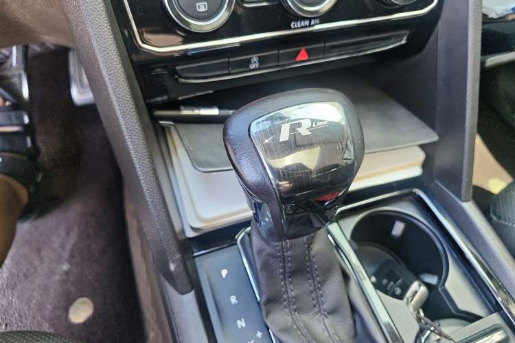 Used Volkswagen Teramont 2017 380TSI Four-Wheel Drive Luxury Edition Gear Lever