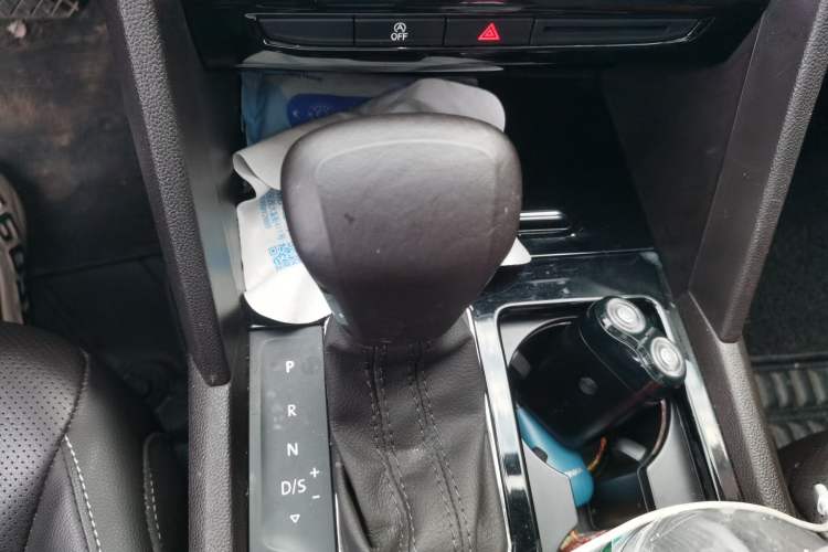 Used Volkswagen Teramont 2017 380TSI Four-Wheel Drive Luxury Edition Gear Lever