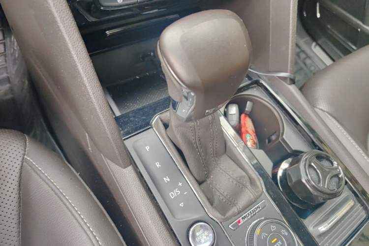 Used Volkswagen Teramont 2017 530 V6 Four-Wheel Drive Flagship Edition Gear Lever