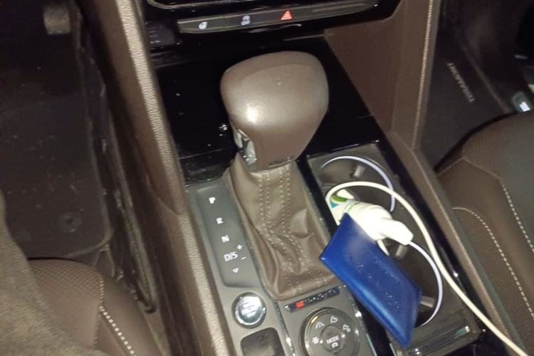 Used Volkswagen Teramont 2017 530 V6 Four-Wheel Drive Flagship Edition Gear Lever