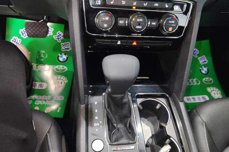 Used Volkswagen Teramont 2017 380TSI Four-Wheel Drive Luxury Edition Gear Lever
