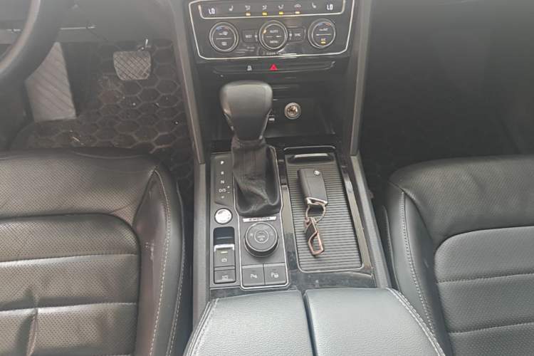 Used Volkswagen Teramont 2017 380TSI Four-Wheel Drive Luxury Edition Gear Lever