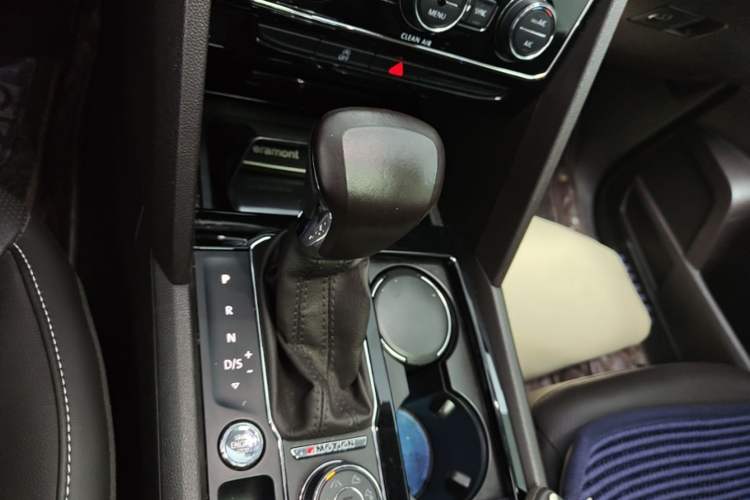 Used Volkswagen Teramont 2017 380TSI Four-Wheel Drive Luxury Edition Gear Lever