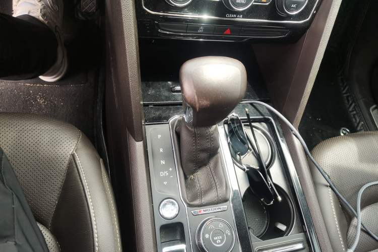 Used Volkswagen Teramont 2017 380TSI Four-Wheel Drive Luxury Edition Gear Lever