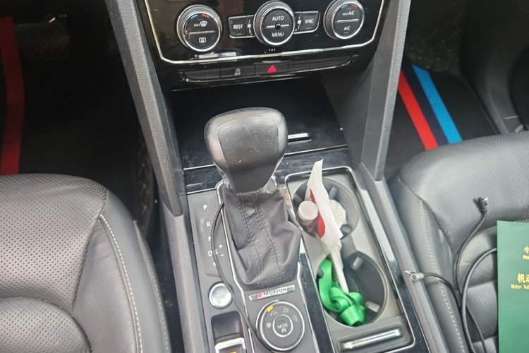 Used Volkswagen Teramont 2017 380TSI Four-Wheel Drive Luxury Edition Gear Lever