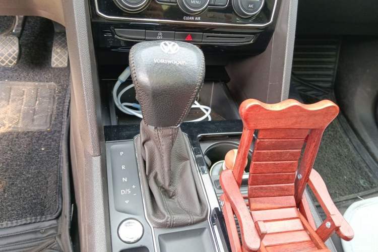 Used Volkswagen Teramont 2017 330TSI Two-Wheel-Drive Luxury Edition Gear Lever