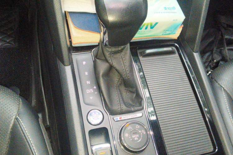 Used Volkswagen Teramont 2017 380TSI Four-Wheel Drive Luxury Edition Gear Lever