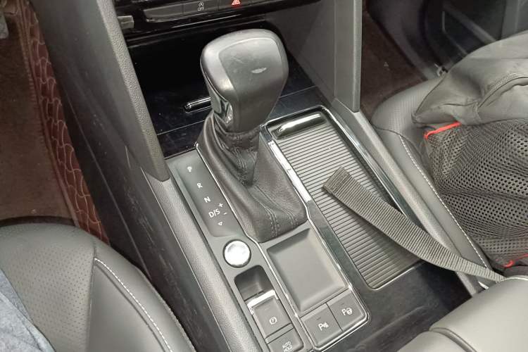 Used Volkswagen Teramont 2017 330TSI Two-Wheel-Drive Luxury Edition Gear Lever