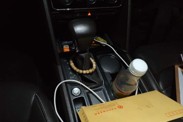 Used Volkswagen Teramont 2017 330TSI Two-Wheel-Drive Luxury Edition Gear Lever