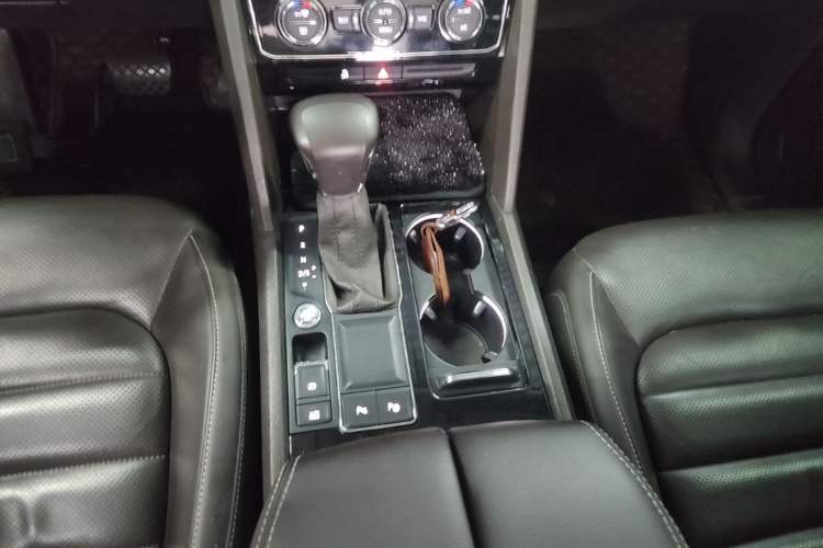 Used Volkswagen Teramont 2017 330TSI Two-Wheel-Drive Luxury Edition Gear Lever