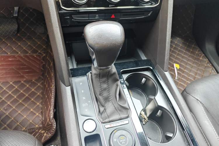 Used Volkswagen Teramont 2017 380TSI Four-Wheel Drive Luxury Edition Gear Lever